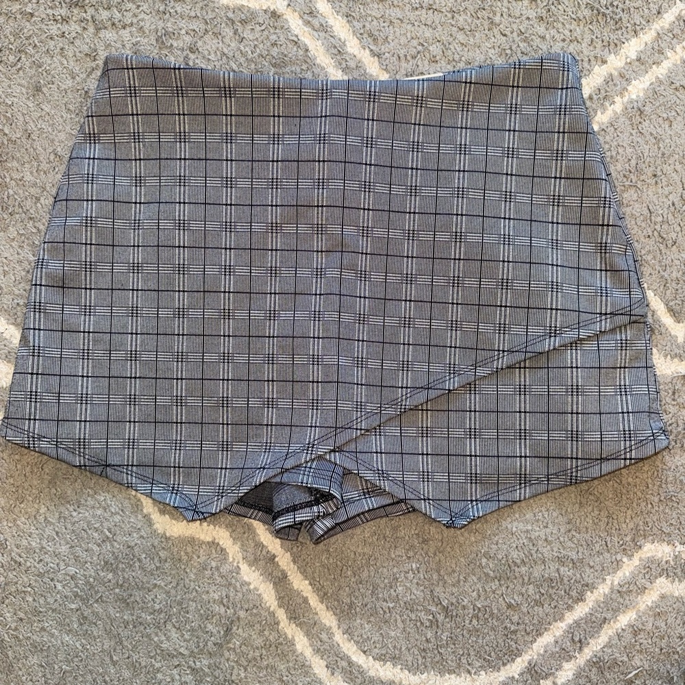 Love Tree Checkered Gray Women's Skorts